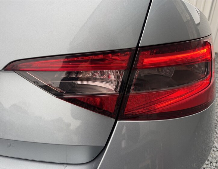 Škoda Superb Sedan / Limuzína 2,0 l 110 kw