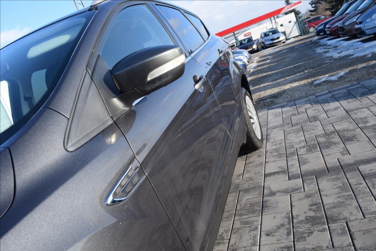 Ford Kuga SUV 1,5 l 88 kw