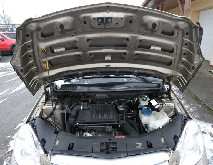Mercedes-Benz Třídy B Hatchback 2,0 l 80 kw