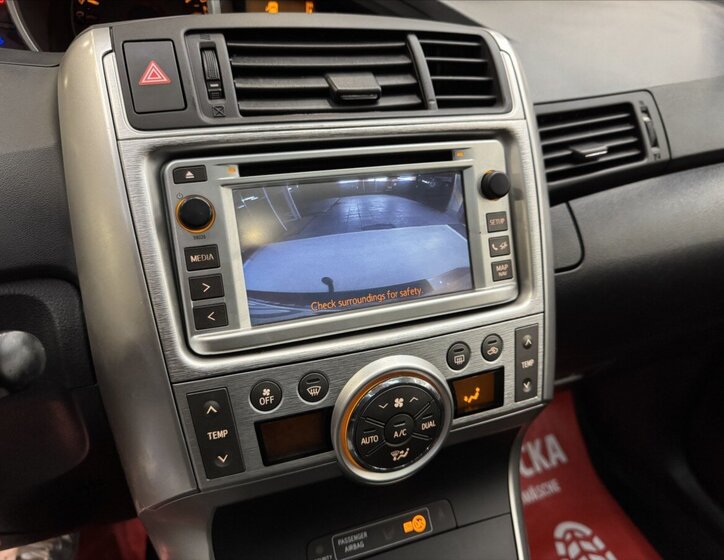 Toyota Verso Kombi 2,0 l 93 kw