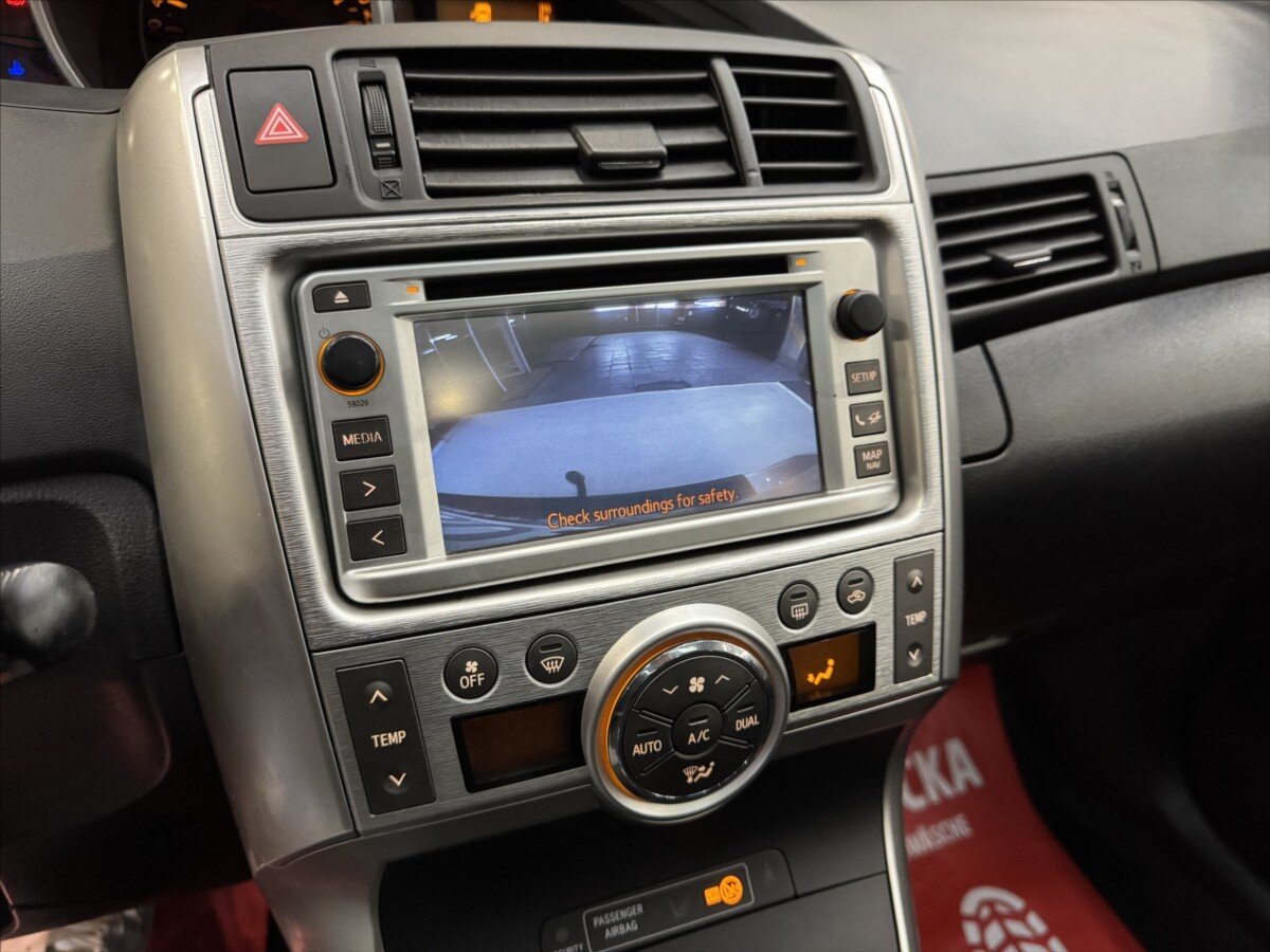 Toyota Verso Kombi 2,0 l 93 kw