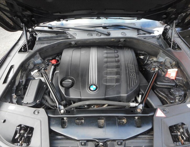 BMW Řada 5 Sedan 3,0 l 220 kw