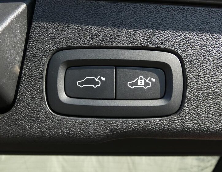 Volvo XC60 SUV / Terénní 2,0 l 145 kw