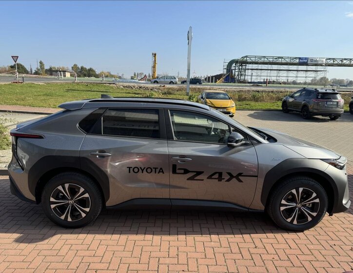 Toyota bZ4X SUV / Terénní 0,0 150 kw