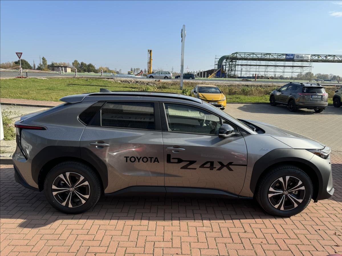 Toyota bZ4X SUV / Terénní 0,0 150 kw