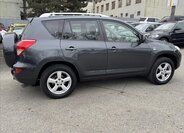 Toyota RAV4 SUV / Terénní 2,2 l 100 kw