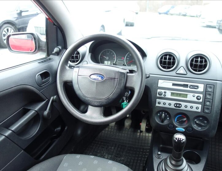 Ford Fiesta Hatchback 1,3 l 51 kw