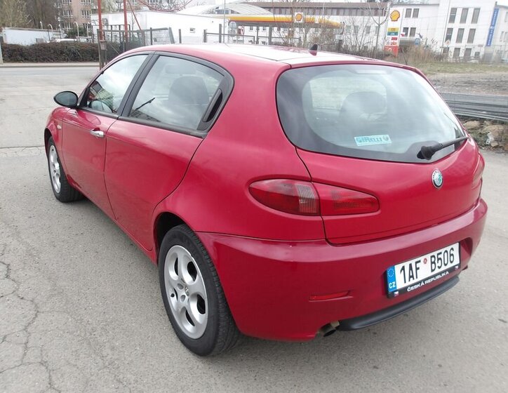 Alfa Romeo 147 Hatchback 1,6 l 77 kw