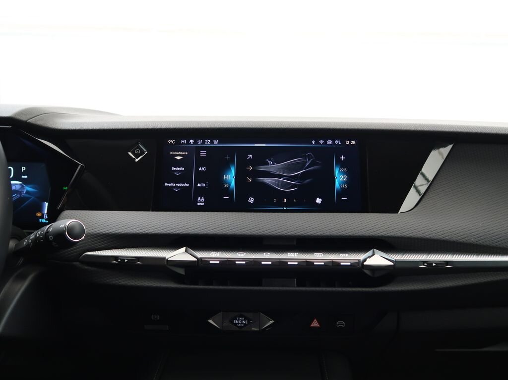 DS Automobiles DS4 Hatchback 1,2 l 100 kw