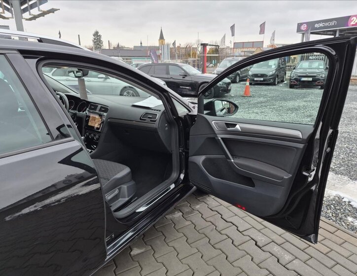 Volkswagen Golf Kombi 1,5 l 110 kw