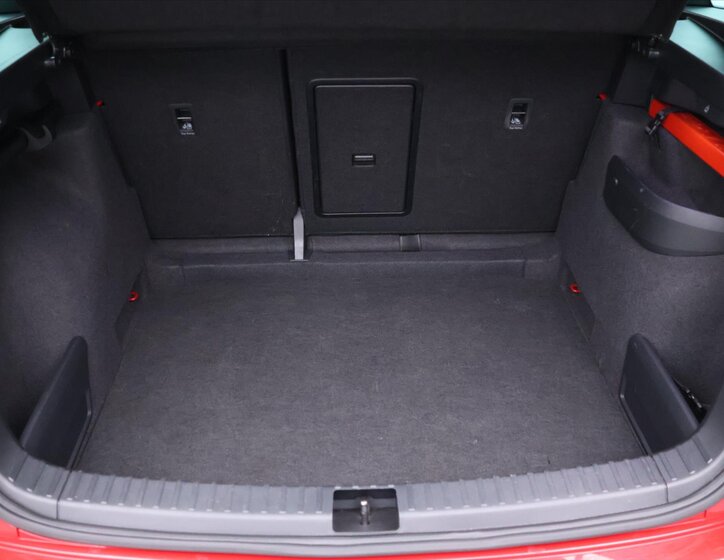 Škoda Karoq SUV 1,5 l 110 kw