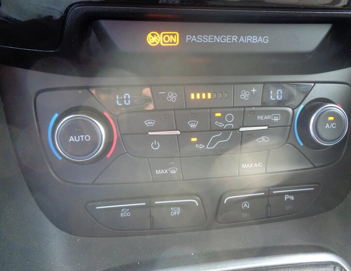 Ford Transit Connect Pick-up 1,5 l 88 kw