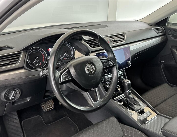 Škoda Superb Liftback 1,4 l 110 kw
