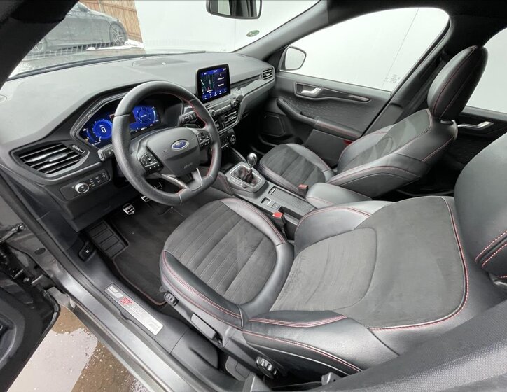 Ford Kuga SUV 1,5 l 88 kw