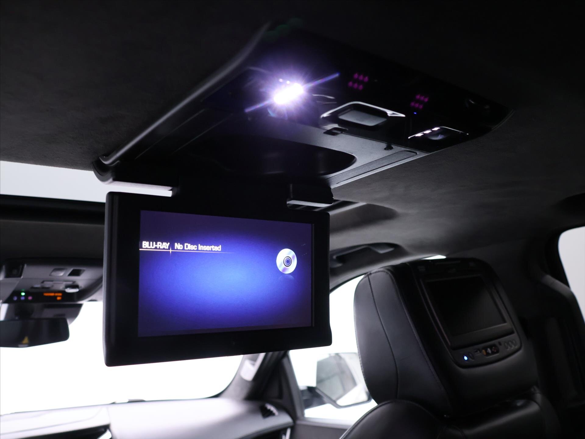 Cadillac Escalade SUV / Terénní 6,2 l 313 kw