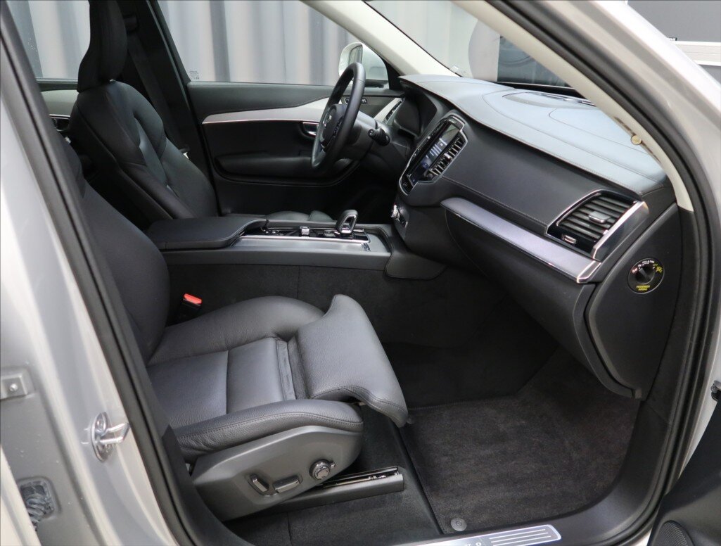 Volvo XC90 SUV / Terénní 2,0 l 184 kw