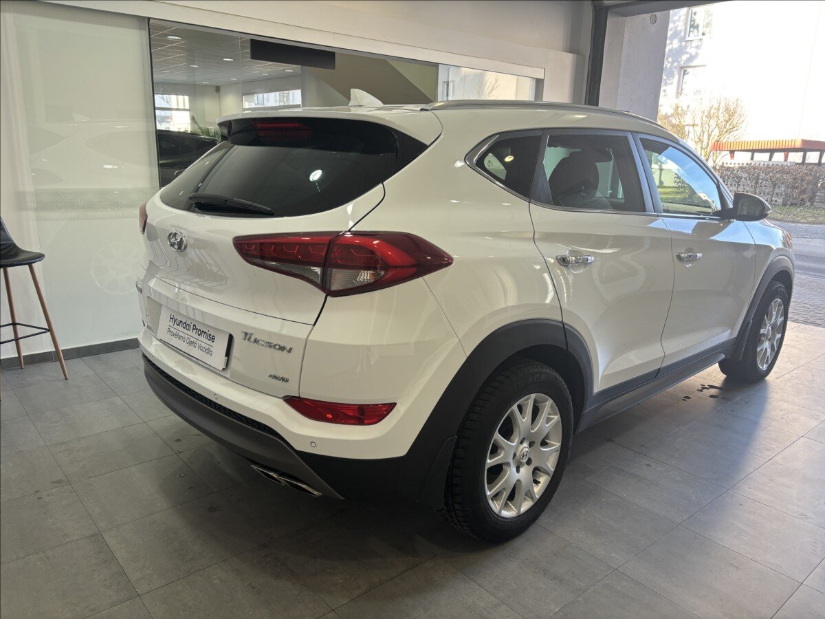 Hyundai Tucson SUV 2,0 l 100 kw