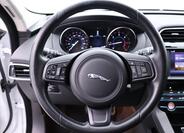 Jaguar F-Pace 17