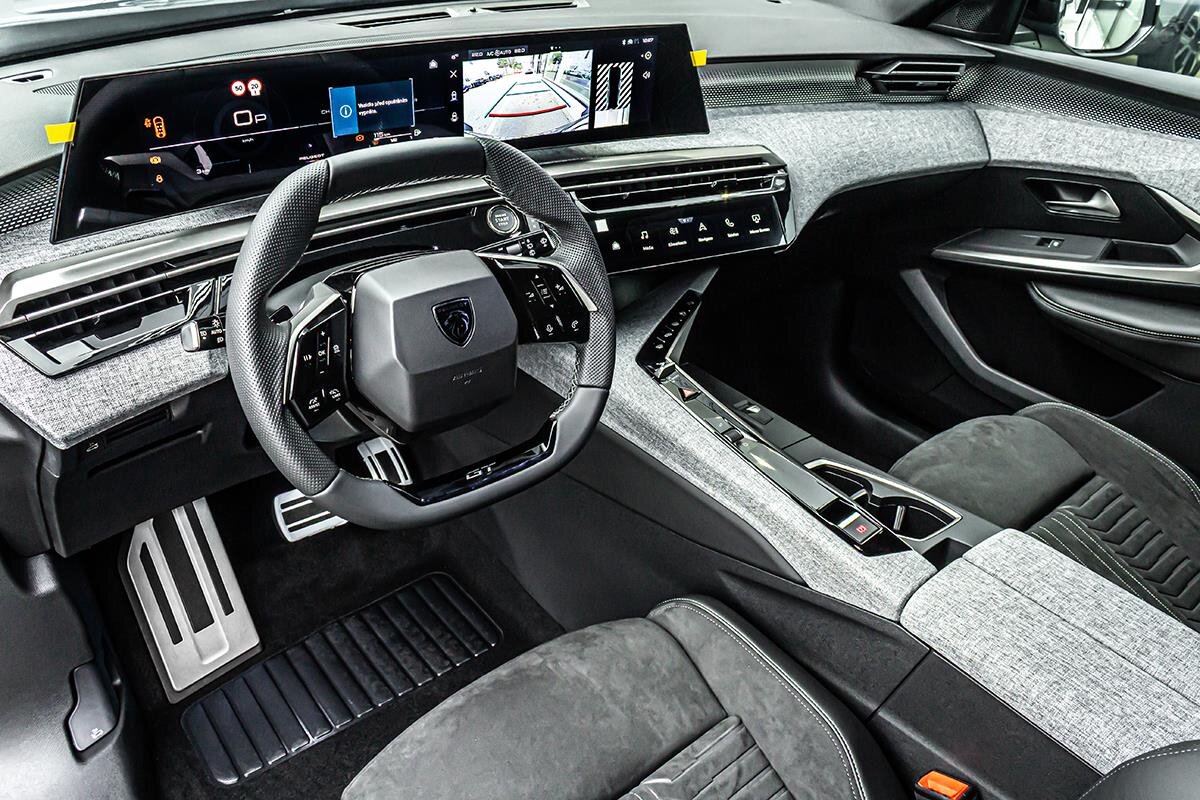 Peugeot 5008 SUV 1,2 l 107 kw