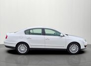 Volkswagen Passat Sedan / Limuzína 2,0 l 147 kw