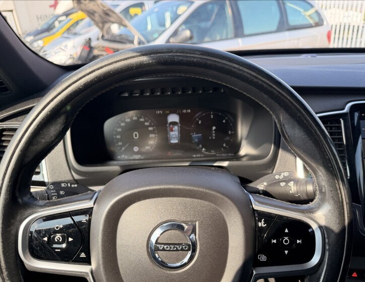 Volvo XC90 SUV / Terénní 2,0 l 173 kw