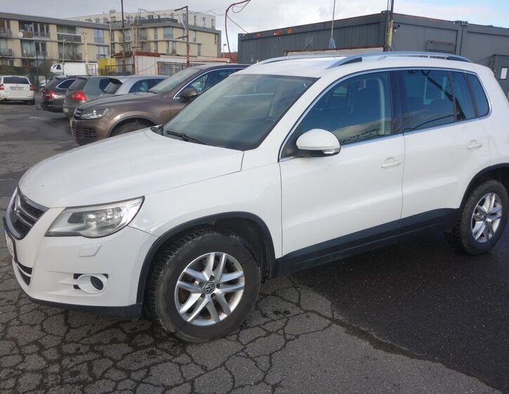 Volkswagen Tiguan 1
