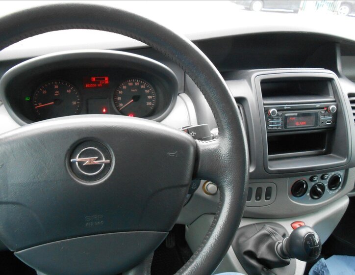 Opel Vivaro Kombi 2,0 l 84 kw