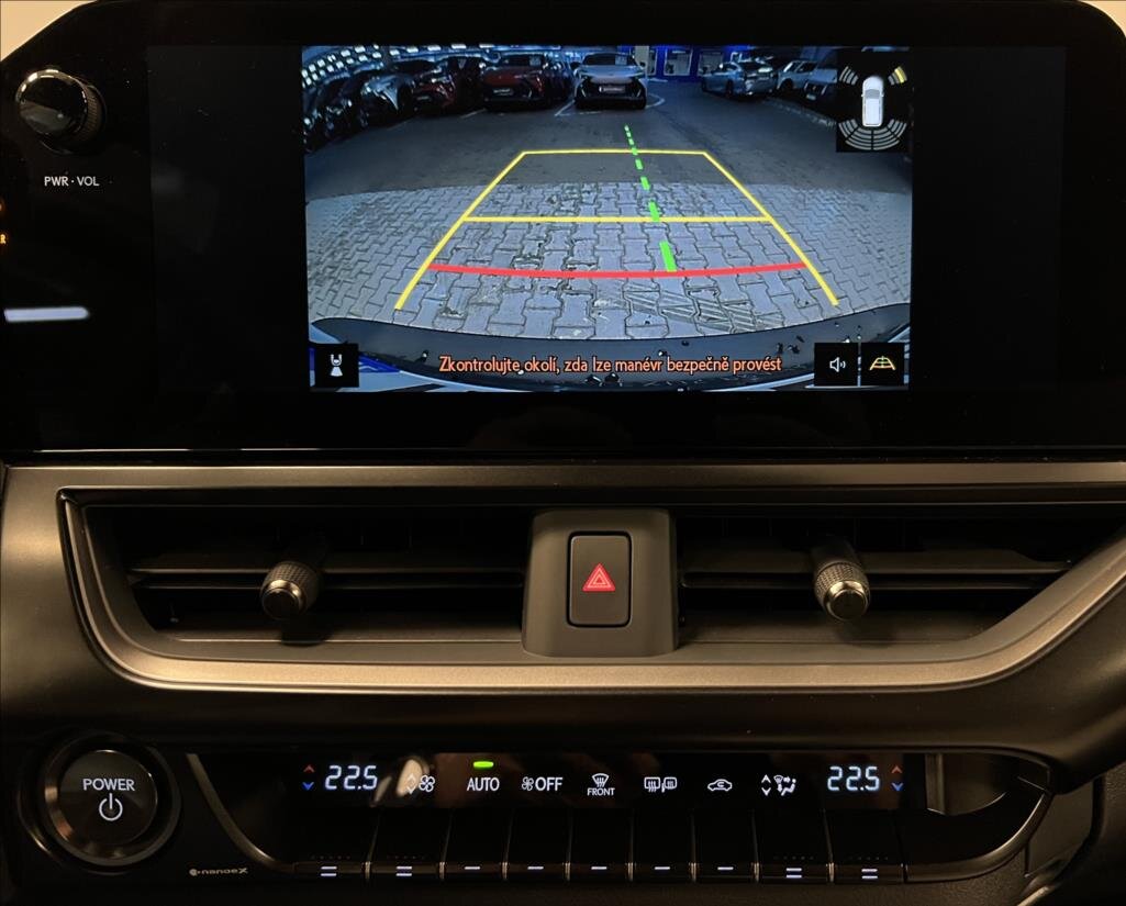 Lexus UX 300h Hatchback 2,0 l 146 kw