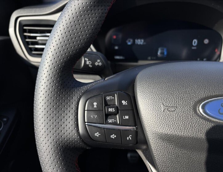 Ford Kuga SUV / Terénní 1,5 l 110 kw