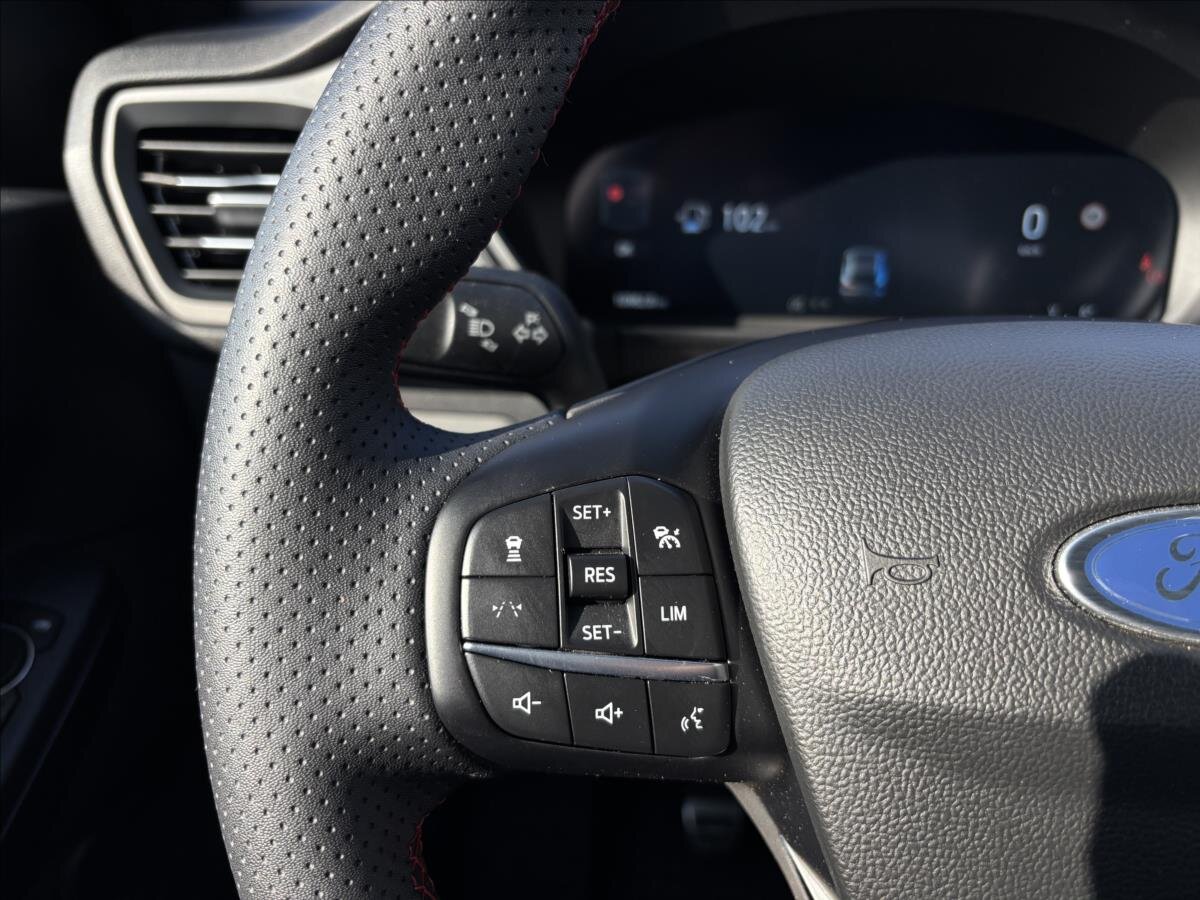 Ford Kuga SUV / Terénní 1,5 l 110 kw