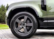 Land Rover Defender 3