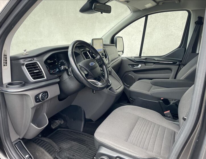 Ford Tourneo Custom MPV 2,0 l 136 kw