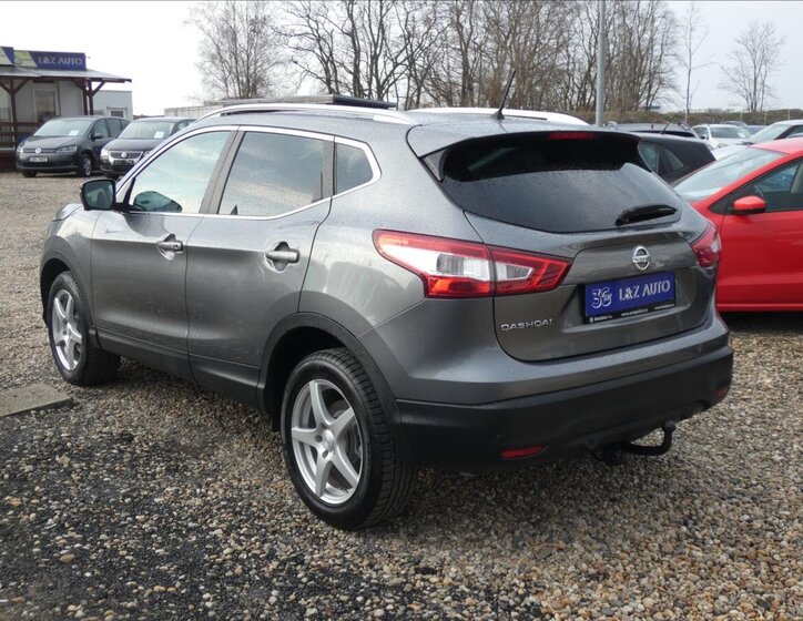 Nissan Qashqai SUV / Terénní 1,2 l 85 kw