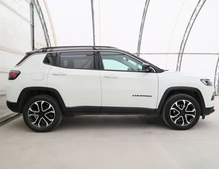 Jeep Compass SUV / Terénní 1,6 l 96 kw