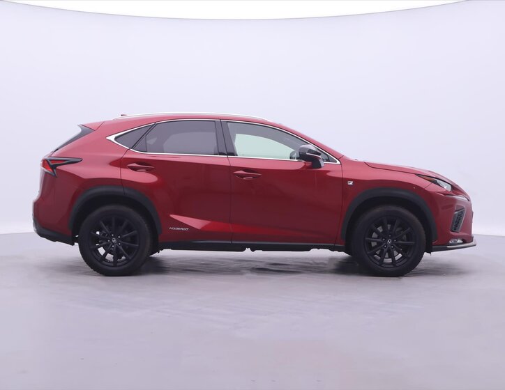 Lexus NX 300h 8
