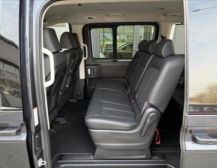 Hyundai Staria 9