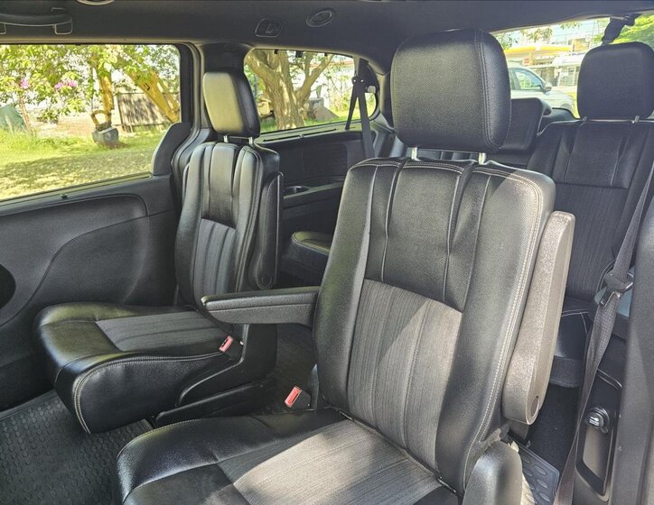 Lancia Voyager MPV 2,8 l 130 kw