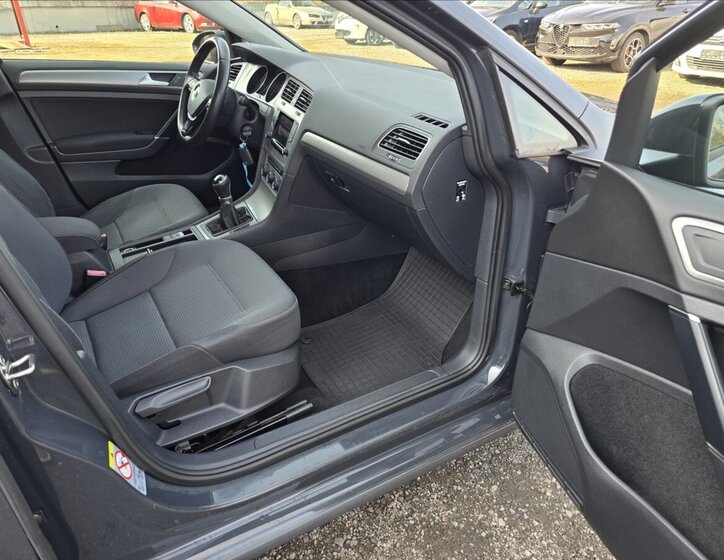 Volkswagen Golf Hatchback 1,2 l 63 kw