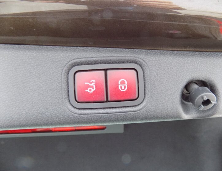 Mercedes-Benz Třídy E Sedan 2,0 l 143 kw