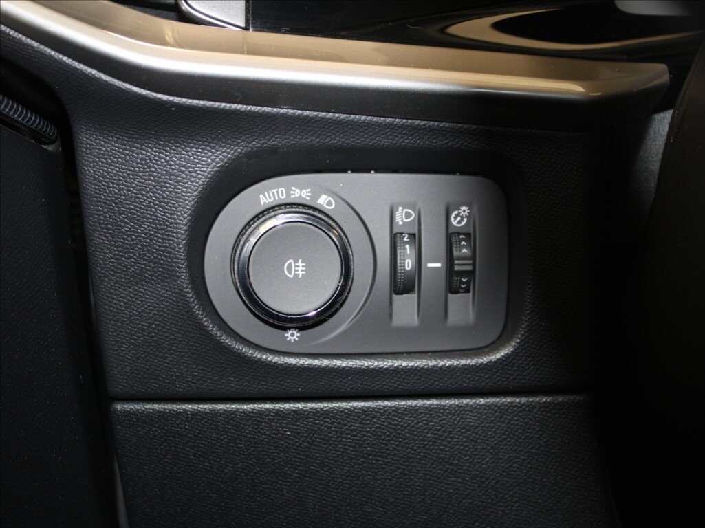 Opel Mokka SUV / Terénní 1,5 l 81 kw