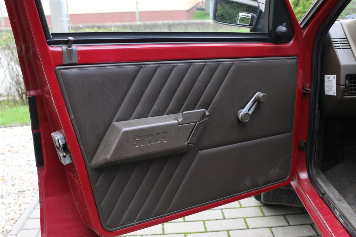 Škoda Favorit Hatchback 1,3 l 46 kw