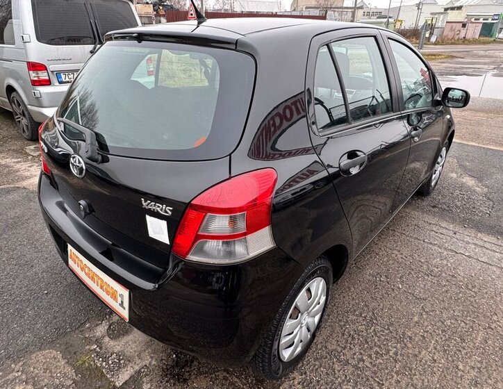 Toyota Yaris 4