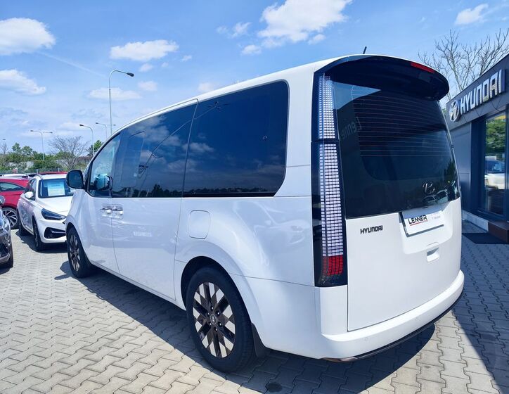 Hyundai Staria 7