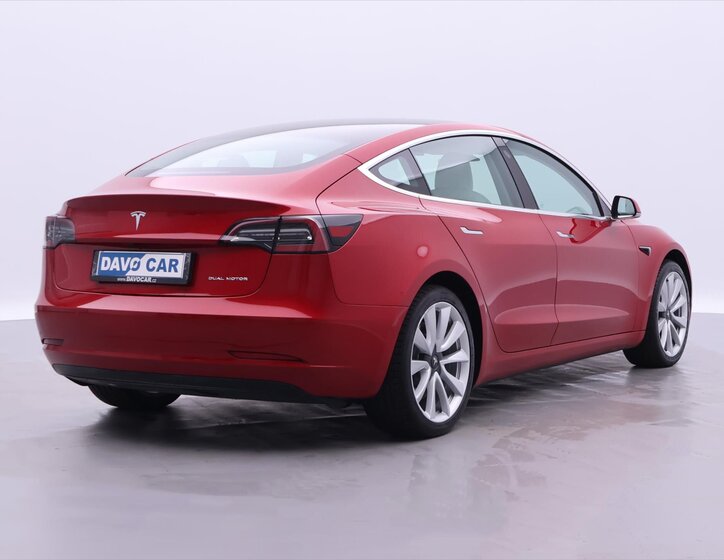 Tesla Model 3 7