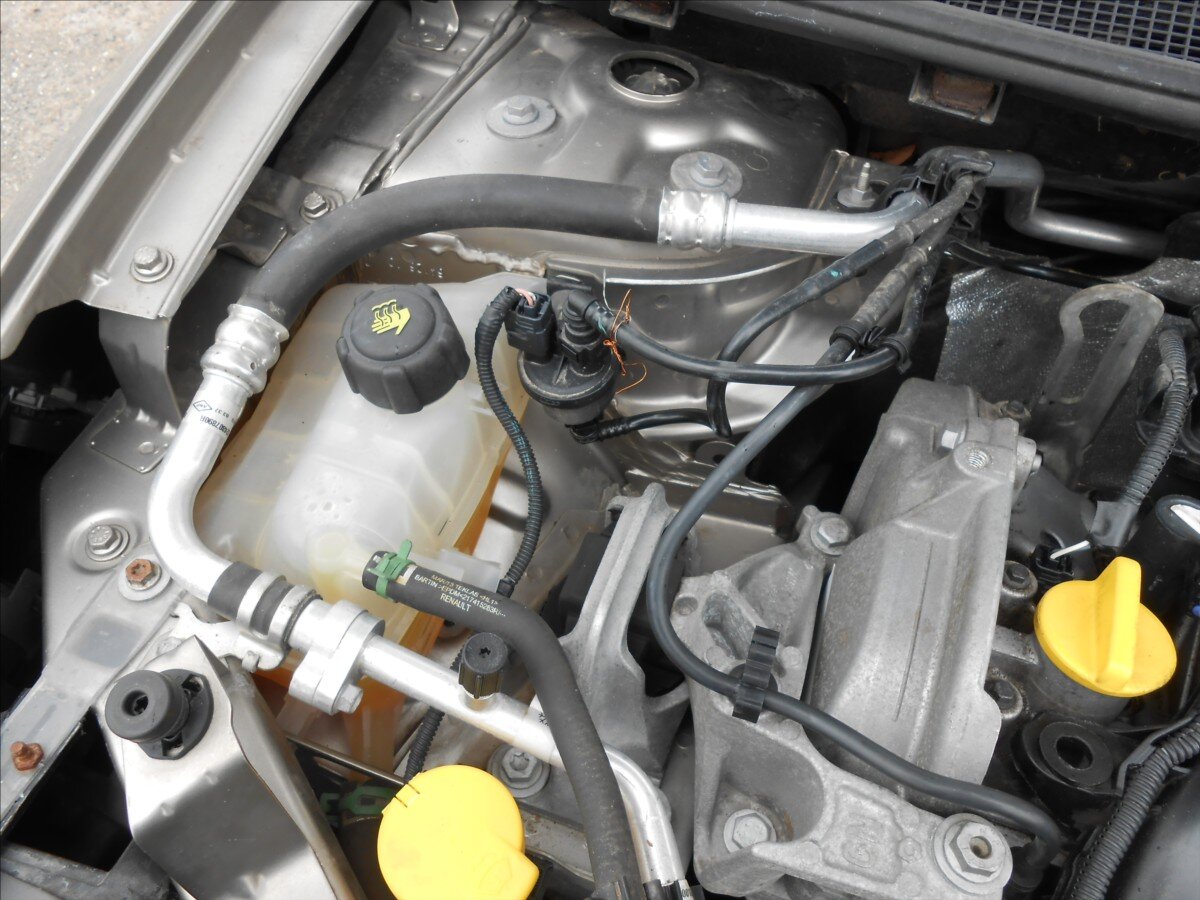 Renault Fluence Sedan / Limuzína 1,6 l 82 kw