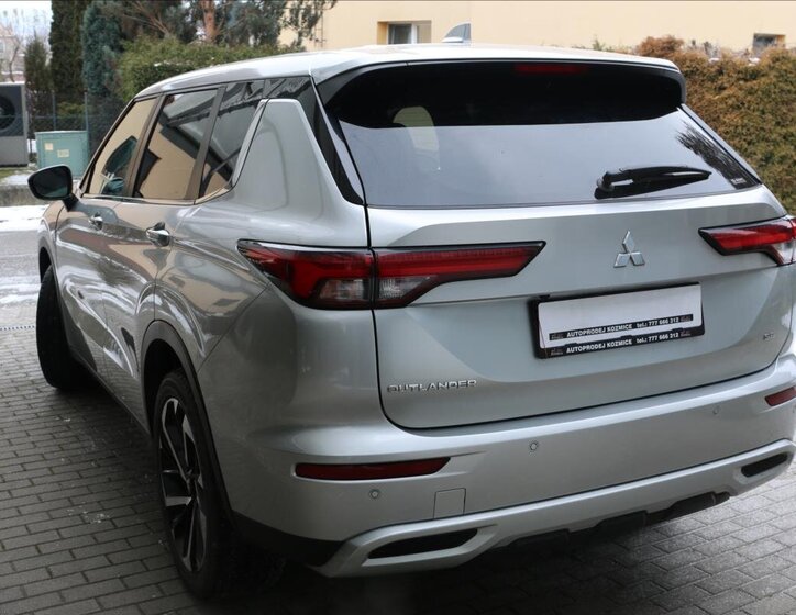 Mitsubishi Outlander 13