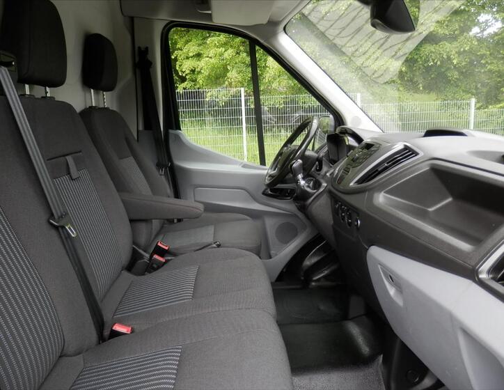 Ford Transit 13