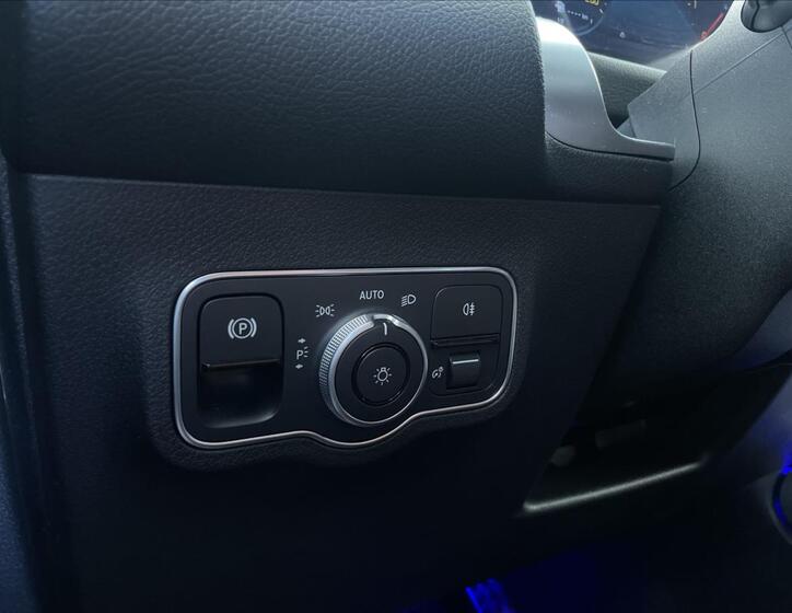 Mercedes-Benz GLB 11