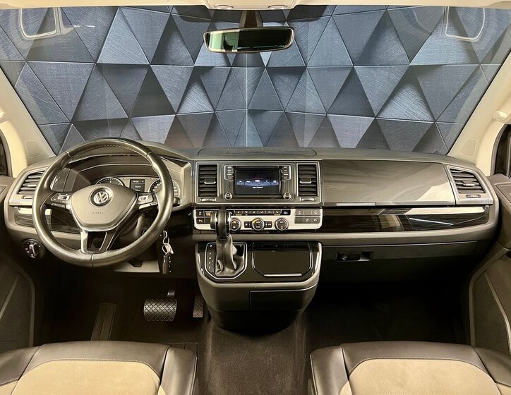 Volkswagen Multivan 9