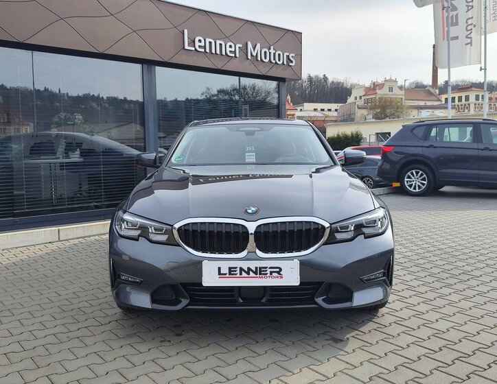 BMW Řada 3 Sedan / Limuzína 2,0 l 215 kw